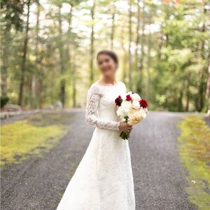 Lace Long Sleeve Bridal Wedding Dress in Ivory